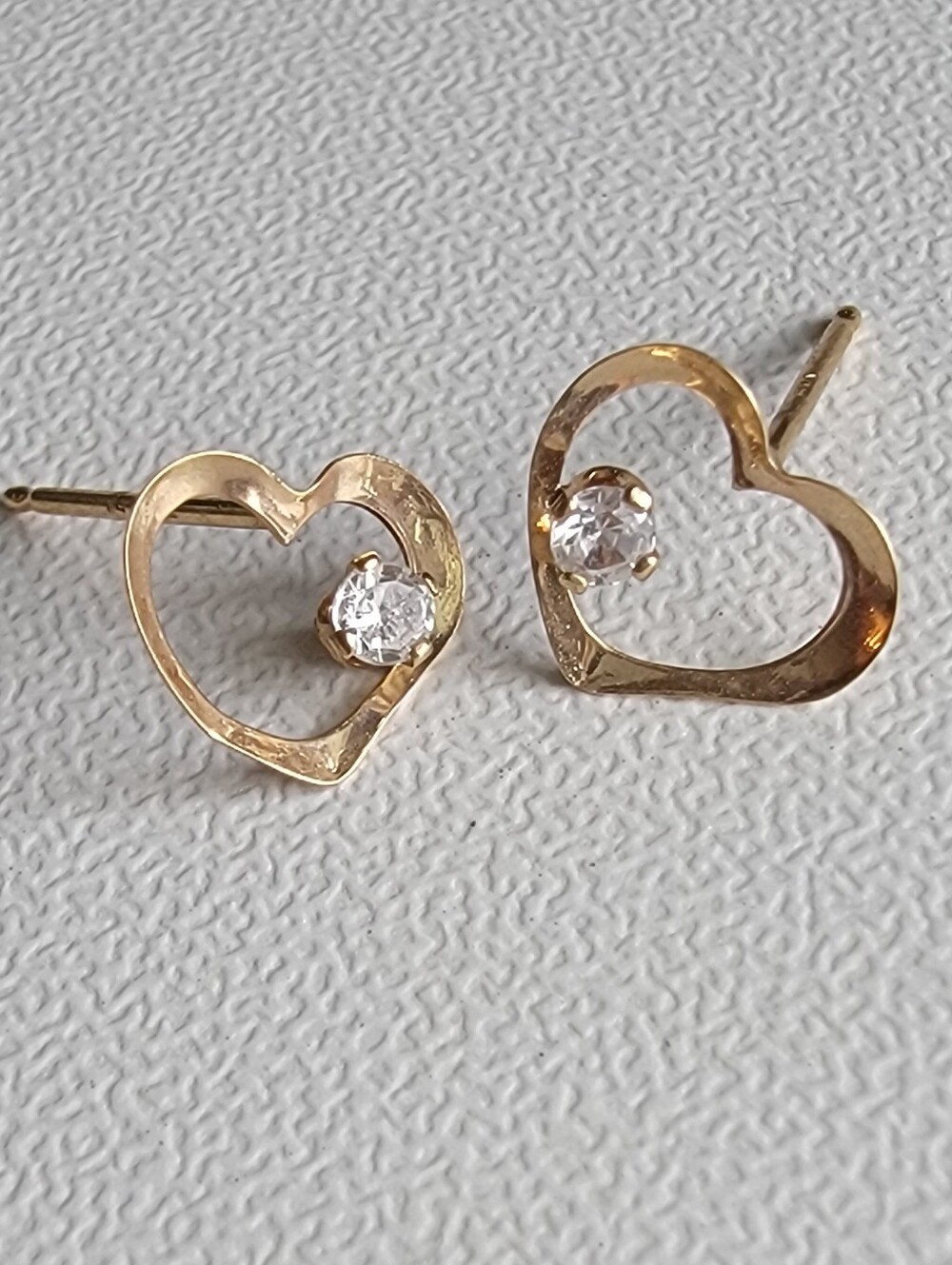 Vintage Solid 14K Yellow Gold Open Heart Stud Earrings with Clear Accents